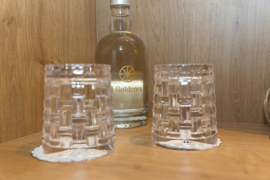 Hotel Goldenes Rad Ульм Екстер'єр фото