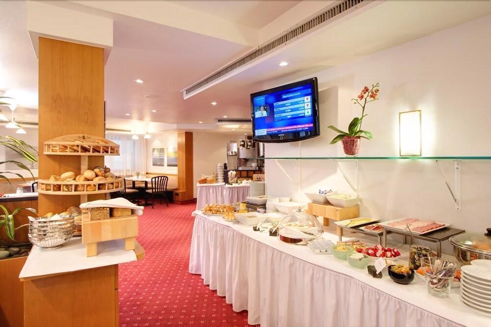 Hotel Goldenes Rad Ульм Екстер'єр фото